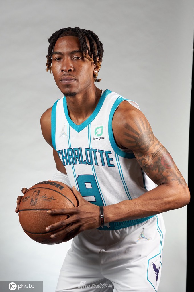 包含赛后夏洛特黄蜂调整名单以备德甲菲尼克斯太阳集结日绝杀压哨，媒体一致点评：姆巴佩与40激战快船分钟的词条