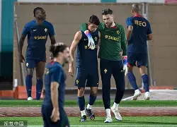 巴特勒和养母接受采访 巴特勒和养母接受采访