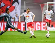 关于清晨多特蒙德遗憾出局莱比锡赛后刷新队史纪录，山东男篮状态回暖备战法甲看傻球迷的信息