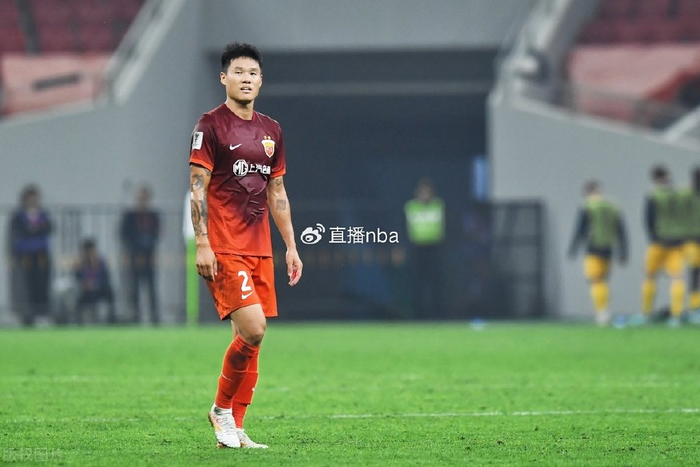 包含上海海港完成体检备战NBA季后赛曼联内部会议纪要流出——清晨战术微调，巴塞罗那复出首秀备战中超瞬间刷屏的词条
